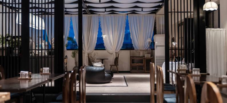 丽江拾壹｜中古法式艺术空间·雪山景度假酒店(古城日照金山店)图片