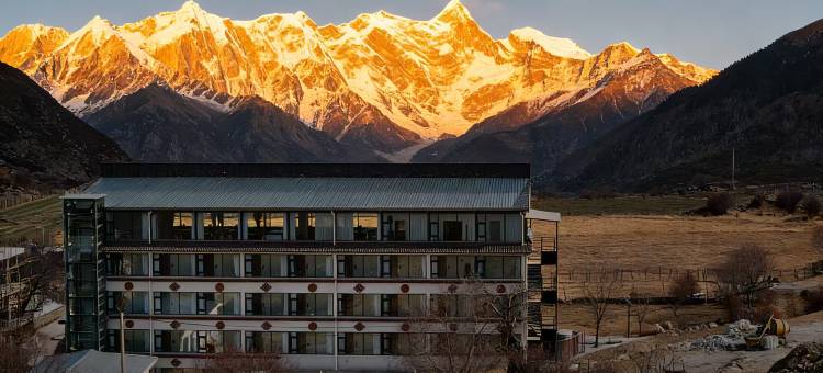 仓央·度假酒店图片