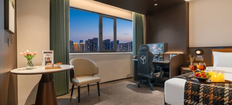 叶与晨电竞电影酒店(华北商厦沧州站店)图片