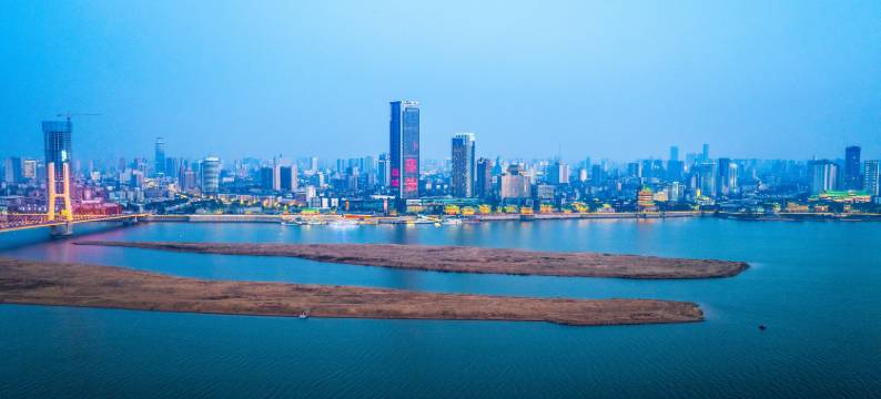 全季南昌红谷滩秋水广场云端酒店图片