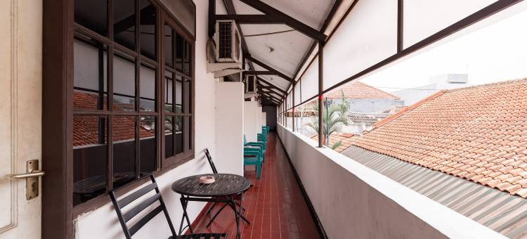 万隆市布瓦巴图红多兹@彭多克库尔尼亚酒店(RedDoorz @ Hotel pondok Kurnia near Buah Batu Bandung)图片