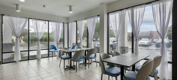 北卡杰克逊维尔6号套房酒店–勒琼营海军陆战队基地(Studio 6 Suites Jacksonville, NC – Camp LeJeune)图片