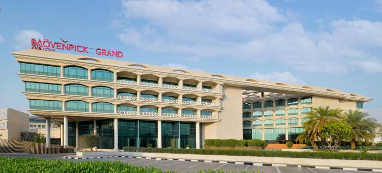 迪拜阿尔布斯坦瑞享酒店(Mövenpick Grand Al Bustan Dubai)图片