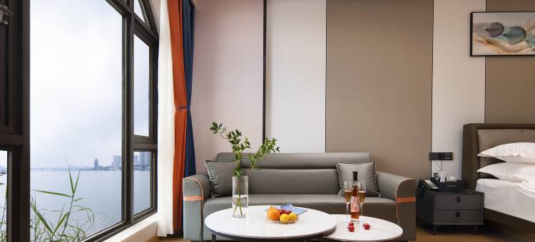 星辰轻奢酒店(高坪万达店)图片