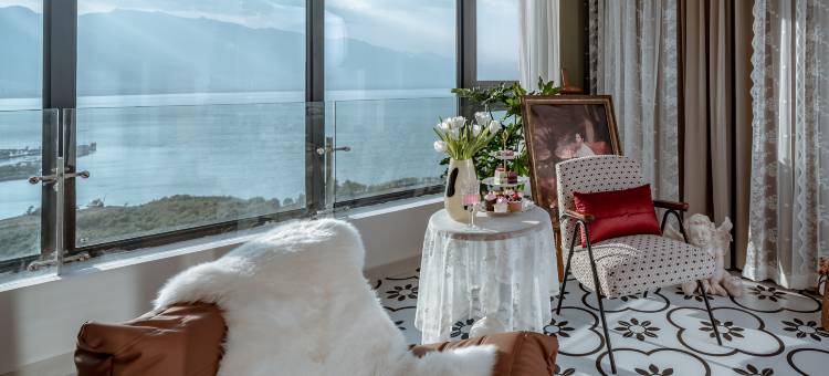 大理哈曼·Aromatic海景艺宿(大理高铁站洱海公园店)图片