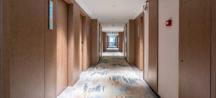 网鱼电竞酒店(武汉汉口火车站泛海CBD店)图片