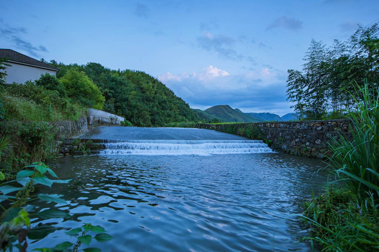 云上草原·陶园栖·Mountain泳池野奢私汤温泉临溪度假美宿图片