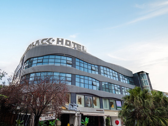 贵阳BlackHotel黑探酒店(喷水池大十字店)
