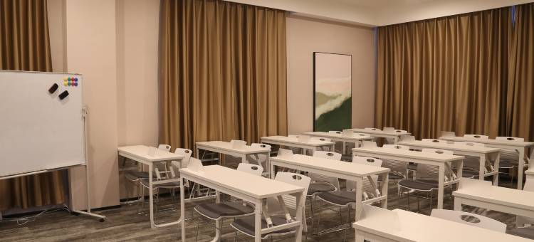 亚悦酒店(大连瓦房店火车站店)图片