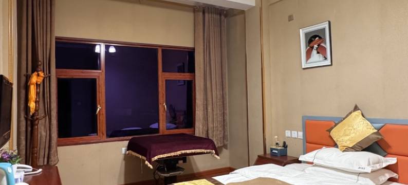 德格康巴汉子宾馆图片