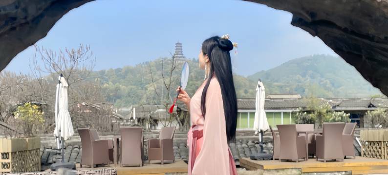 风隐天骄酒店(都江堰景区南桥店)图片