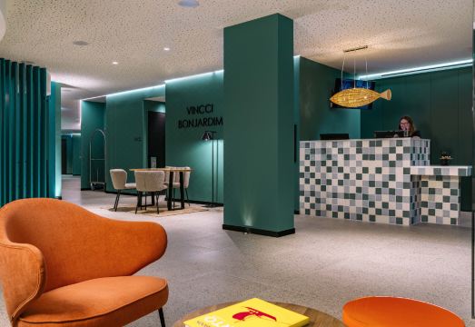 Vincci Bonjardim Hotel Overview