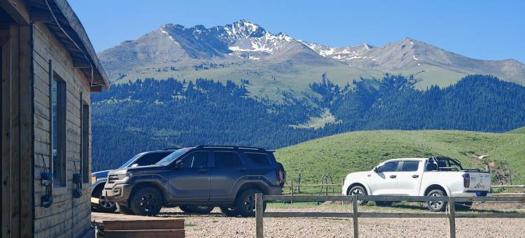 琼库什台听岚山庄图片