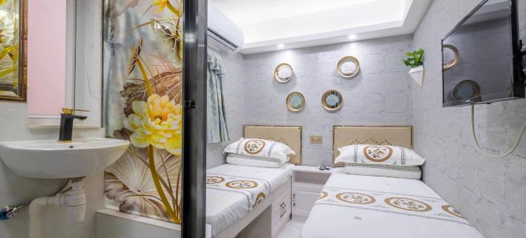 香港春天旅舍(尖沙咀地铁站店近C2口)图片