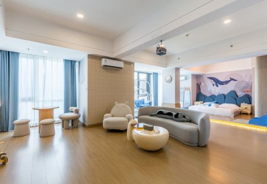 Fawn Holiday Hotel (Qingdao West Coast Resort) Hotel Overview