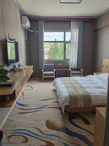 芸苔酒店(托林店)