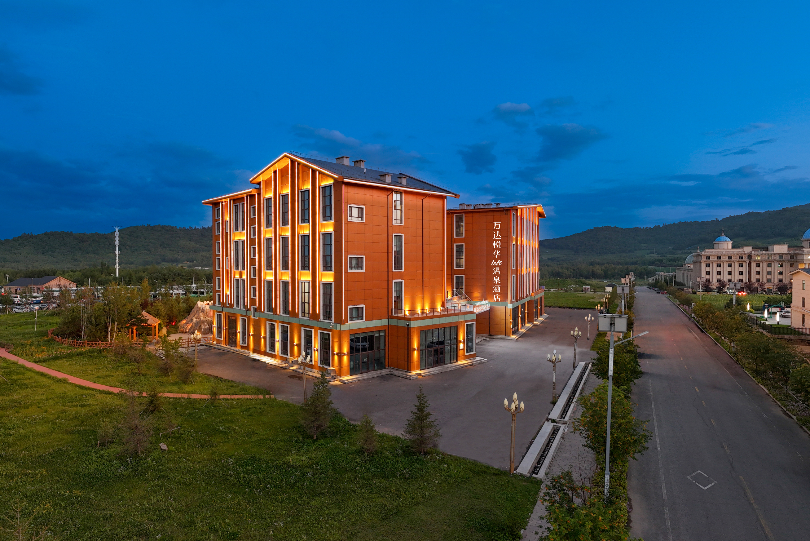 Changbai Mountain Wanda Yue Loft Hot Spring Hotel (Tourism Service Center of West Changbai Mountain)Over view