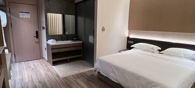 澜鲸·奢享酒店(龙沙夜市百货大楼店)图片