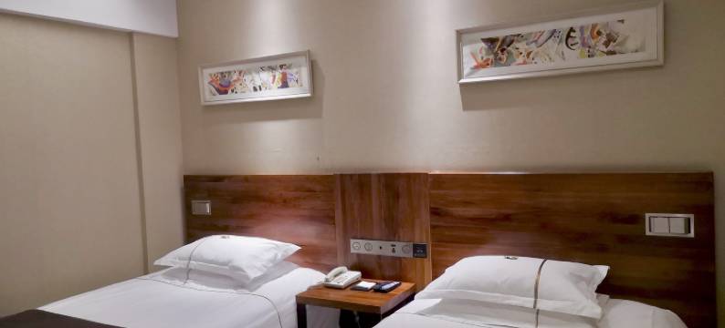 朗云酒店(石家庄勒泰中心平安大街地铁站店)图片