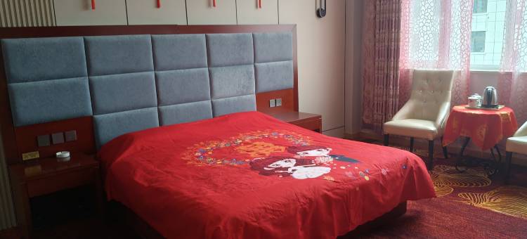 达茂旗羽辰假日酒店图片