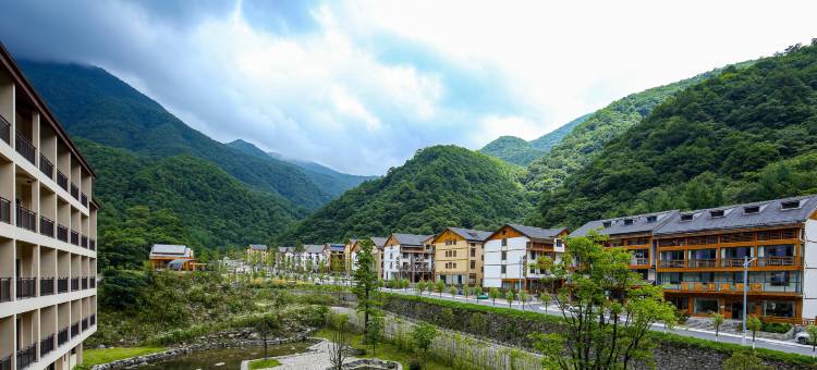 神农架香瑞森氧度假酒店(大九湖国家湿地公园景区坪阡古镇店)图片