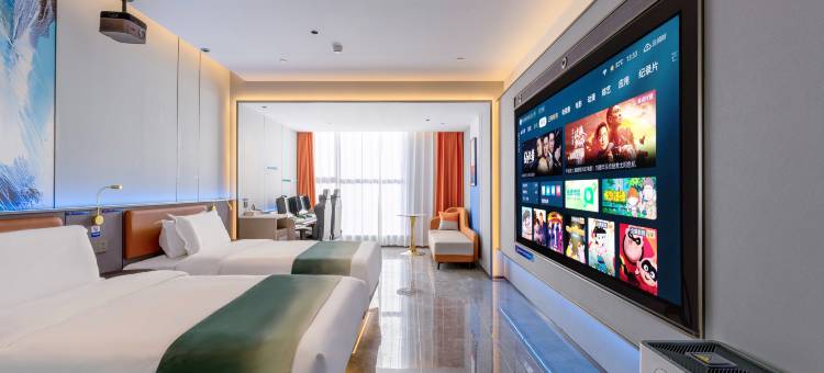 叶与晨电竞电影酒店(新华街尚峰广场店)图片