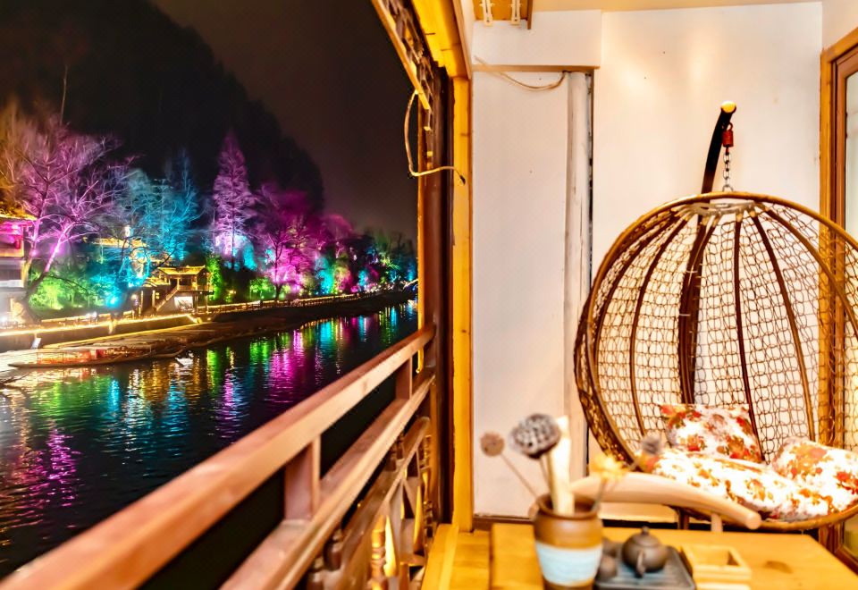 山桥涧江景民宿（凤凰古城店）外景图