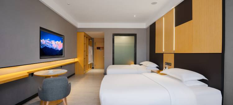 昭苏辰悦阳光酒店(解放街店)图片