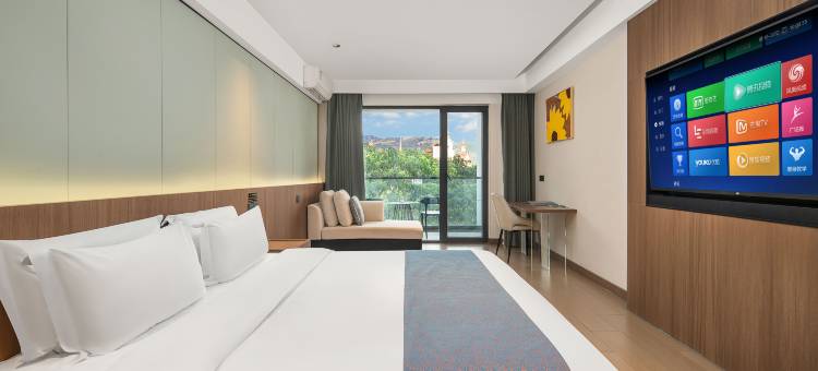 辰心·Poolside Resort丨泳池度假酒店(西双版纳景洪星光夜市店)图片