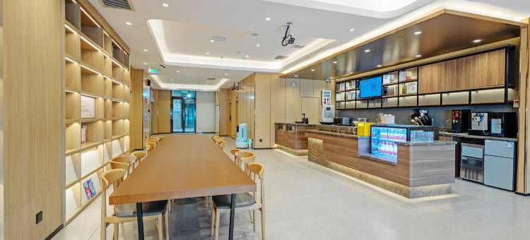 艺龙安云酒店(阿克苏老街夜市店)图片