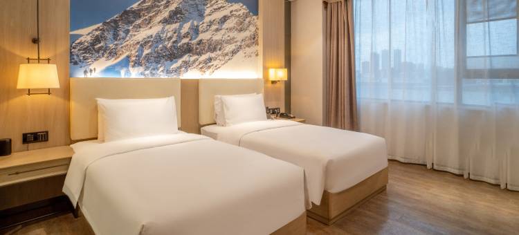 深圳观澜长湖地铁站亚朵酒店图片