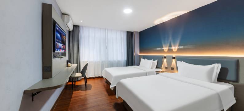 华庭酒店(老虎山生态公园中心广场店)图片