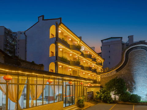 南雄广府人客栈(南雄大润发店)