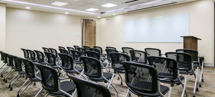 马卡蒂阿莫索洛红色星球酒店(Red Planet Makati Amorsolo)图片