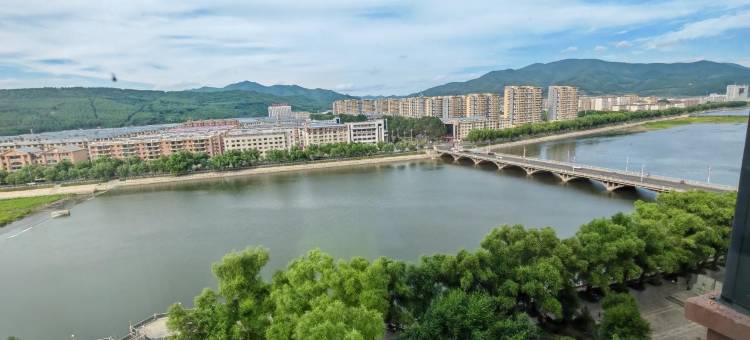 伴山·伴水民宿(汪清店)图片