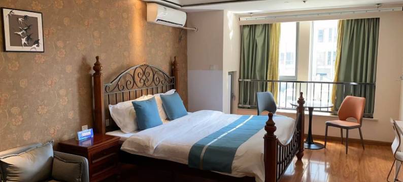 星际轻奢民宿(台州万达广场店)图片