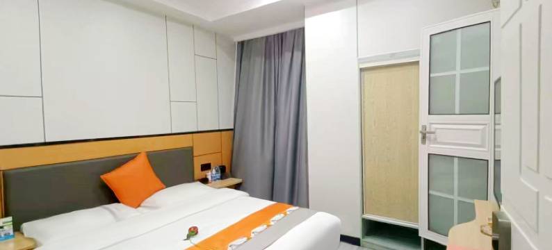 梦幻电竞主题酒店(绵阳市中心步行街店)图片