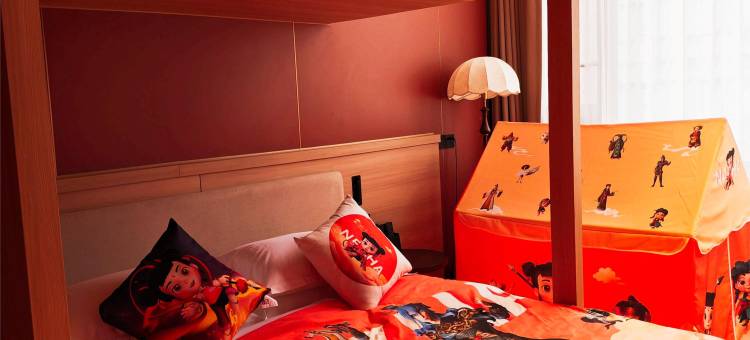 宜宾哪吒IP酒店(冠英古街大观楼店)图片