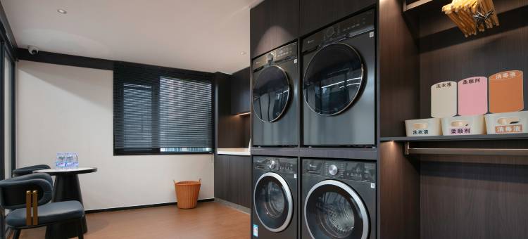 艺龙安云酒店(毕节七星关区人民公园店)图片