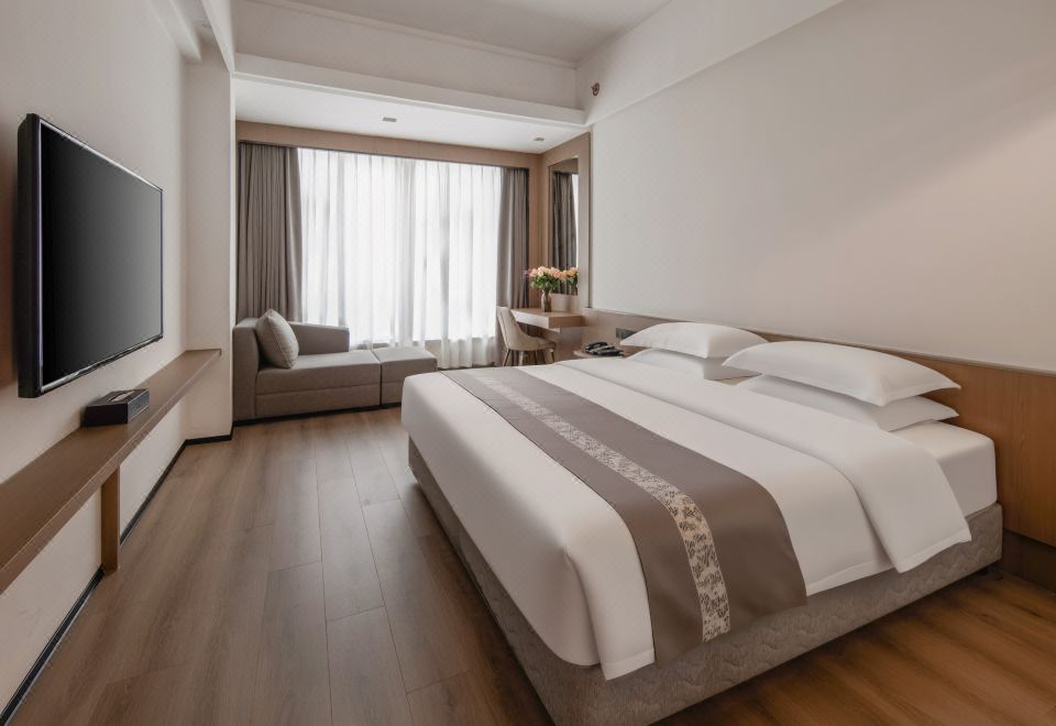 Zhuhai Jiayuan Century Hotel (Gongbei Huanyucheng Branch) Hotel Overview