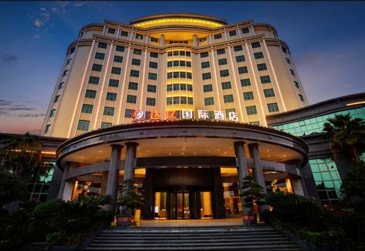 达亿国际酒店外景图