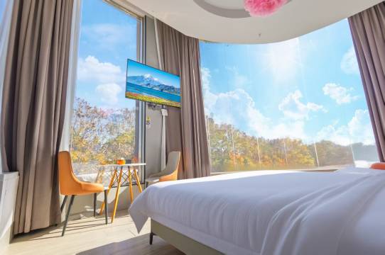 随州市半岛湖景酒店(随州博物馆店)