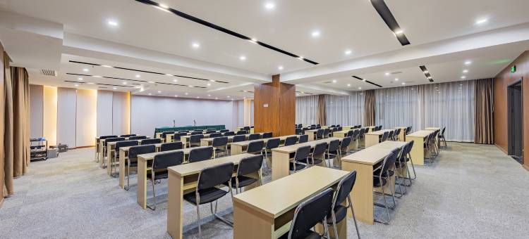 四季禧悦假日酒店(宜昌三峡职院体育公园店)图片