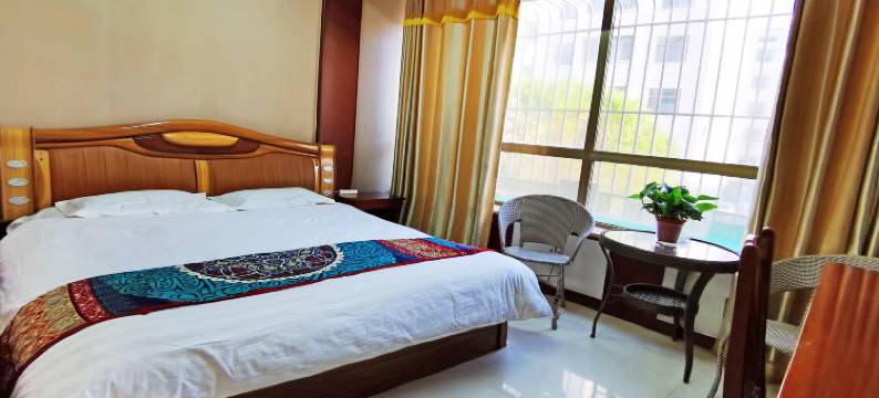 敦煌沙漠绿洲宾馆(沙洲夜市店)图片