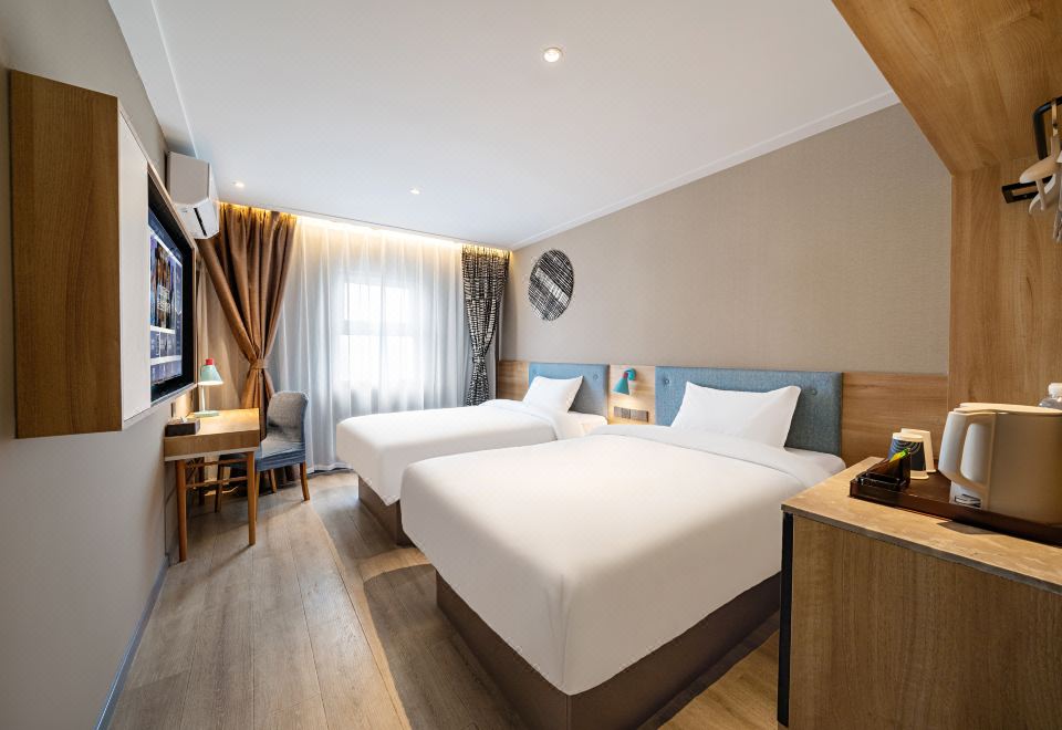  Hotel Overview