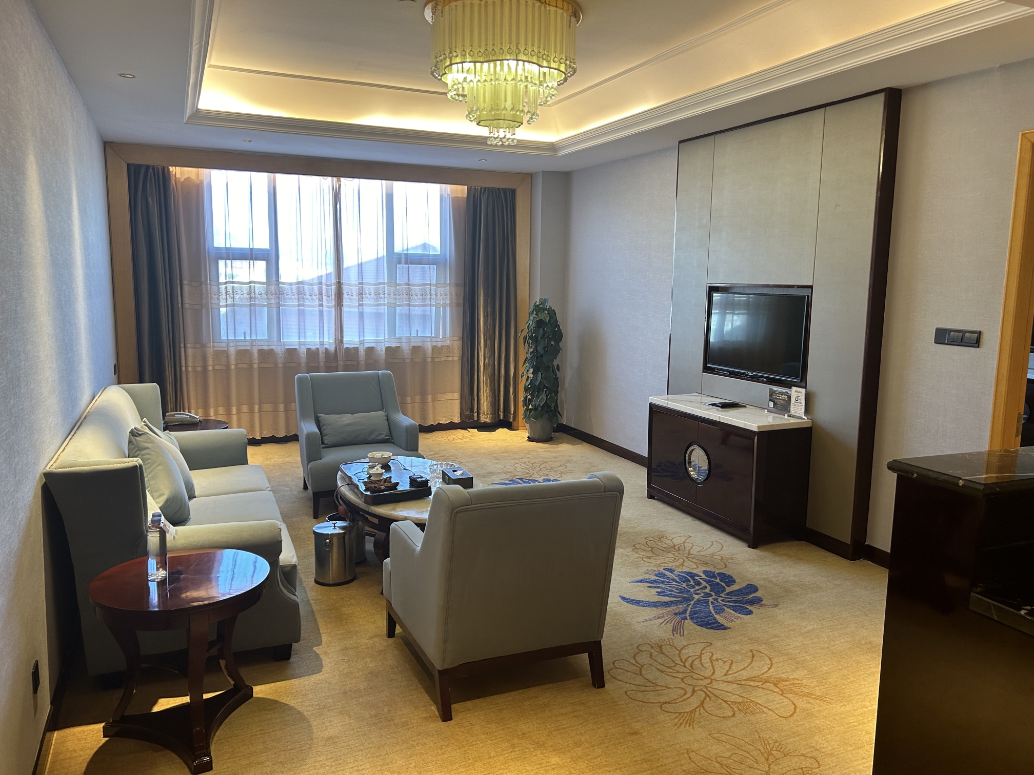 Grand Honor HotelOver view