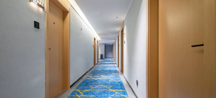 优佳智享酒店(西安政法大学纬一街地铁站店)图片