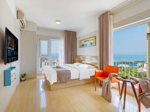 炫净精品民宿(烟台大学万象汇店)