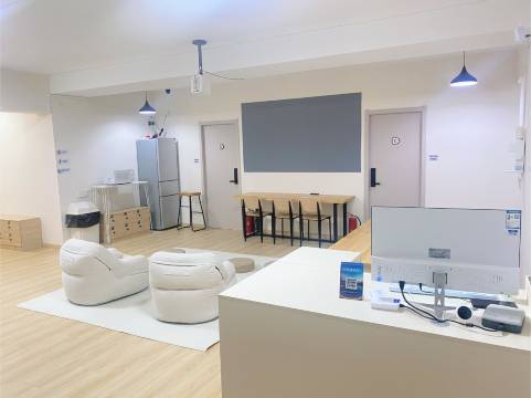 自由行旅·女生青年旅舍(科技路地铁站店)