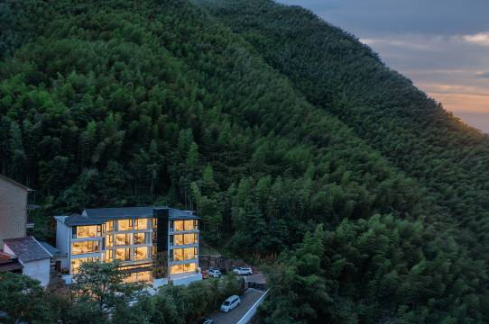 小河边上·Clearstream Tranquility|山野温汤美墅图片